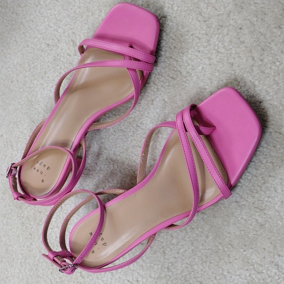 A New Day women's pink ankle strap heeled sandals. Mint condition. Size 7 - Picture 1 of 10
